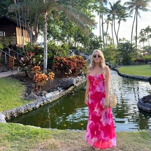 The perfect gorgeous floral vacation dress